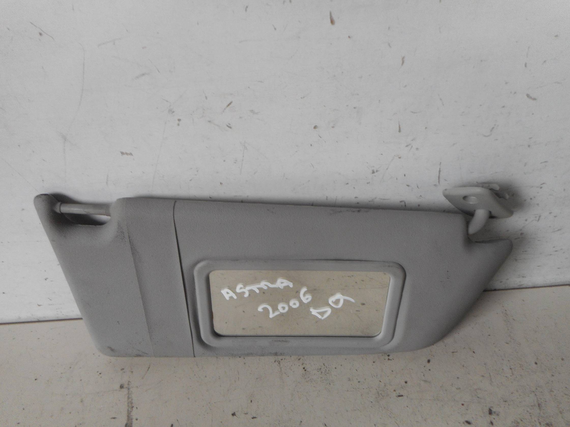 Aletta parasole parabrezza dx.